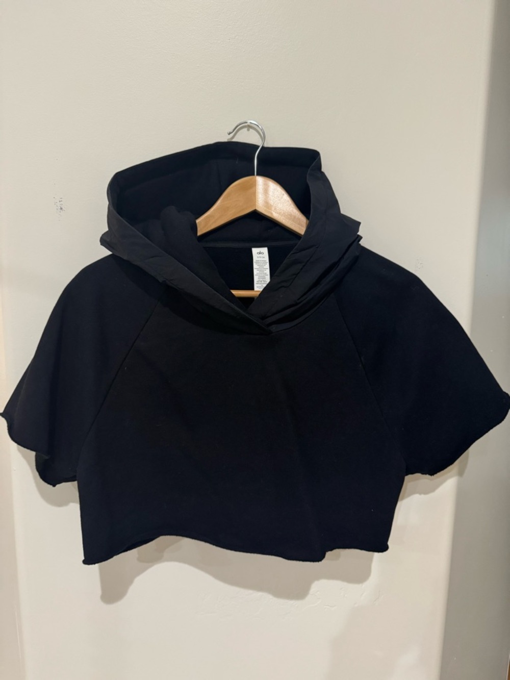 ALO Yoga Black Cropped Quarter-Zip Sweatshirt